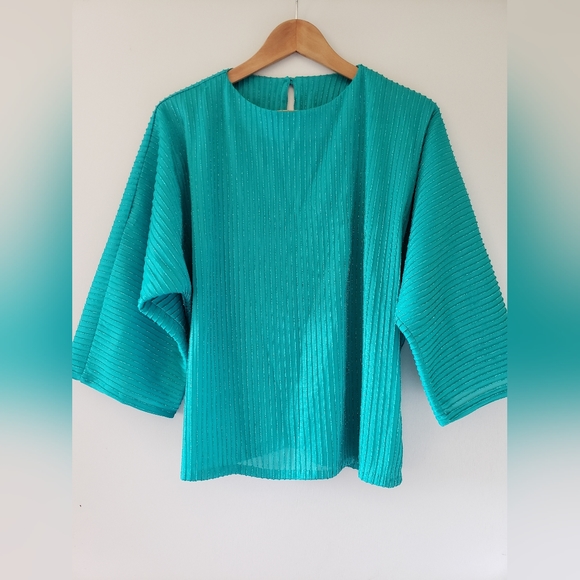 Tops - Vintage turquoise sparky top